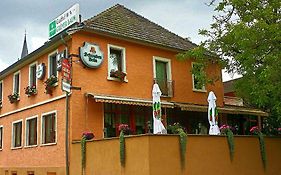 Grüner Baum